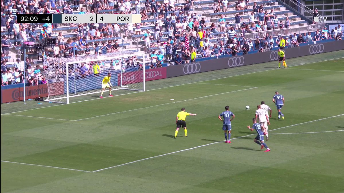 James Pantemis denies Dejan Joveljic! 🧤
