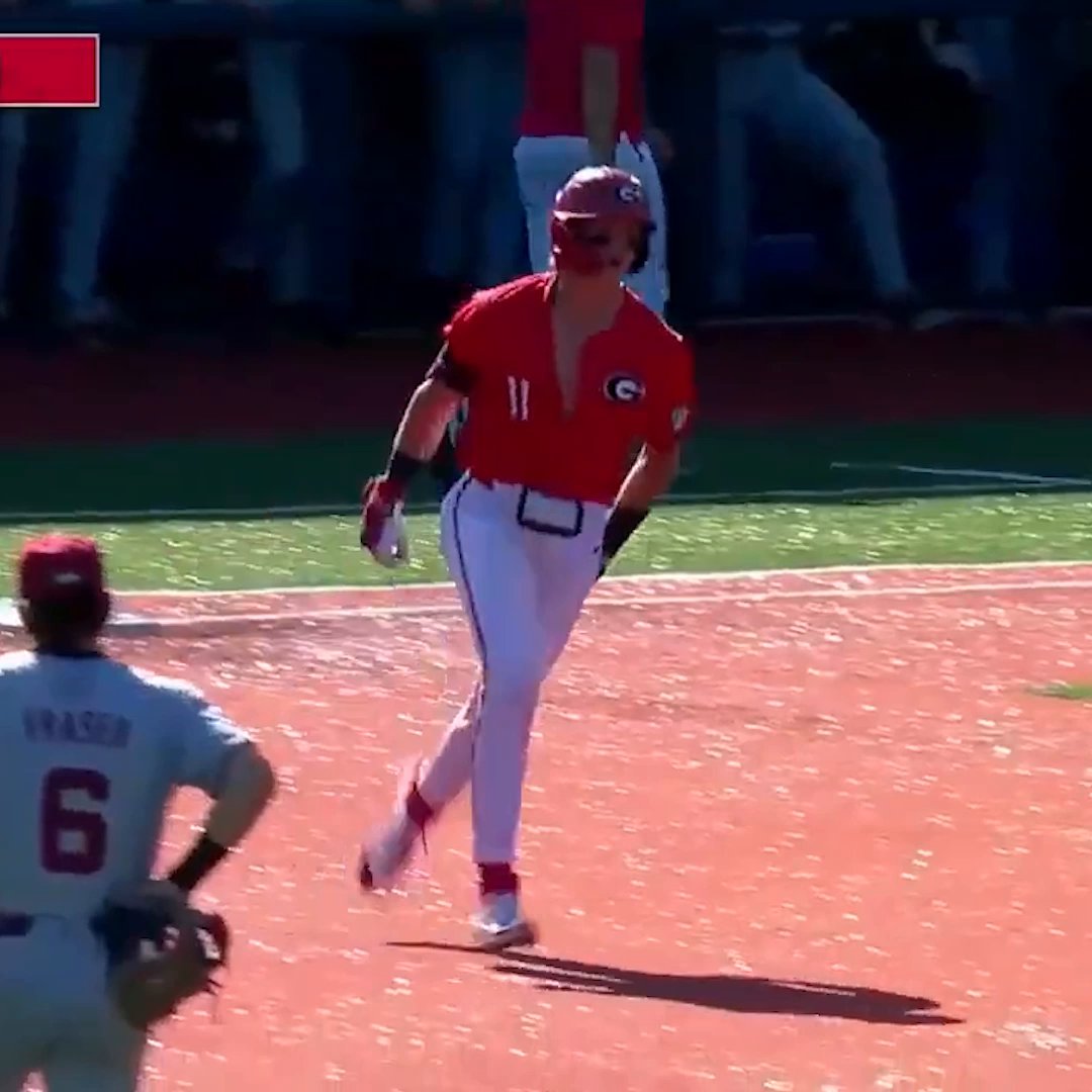 HENRY HUNTER CALLED GAME 😤 Georgia Baseball with the walk-off homer against No. 1 Arkansas‼️