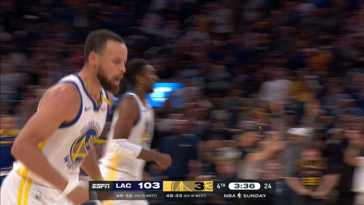 Se le machaca tanto a Stephen Curry que arruinó el baloncesto con sus triples a la carrera pero en realidad esos críticos deberían pensar y ver cómo cambió ese rol para siempre. Y para mejor. Así se juega sin balón. ASÍ. Que deleite verlo, que deleite