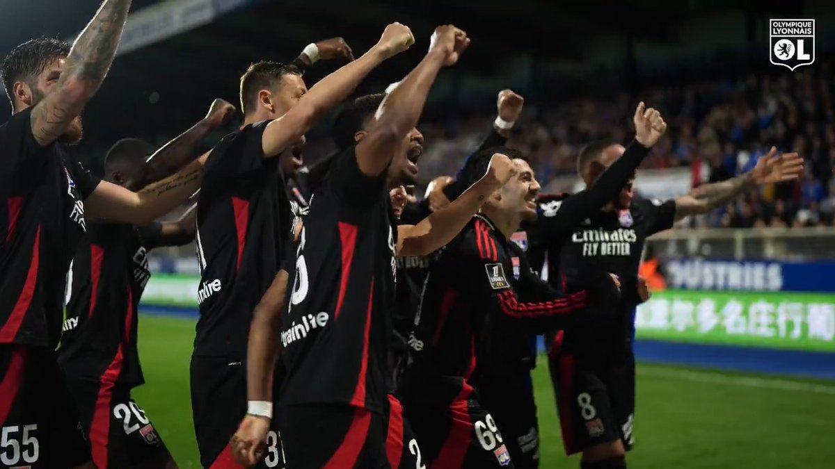 La joie collective avec le parcage sur notre dernier but, c'est pour vous les Gones ! 🔥🦁💪 #AJAOL