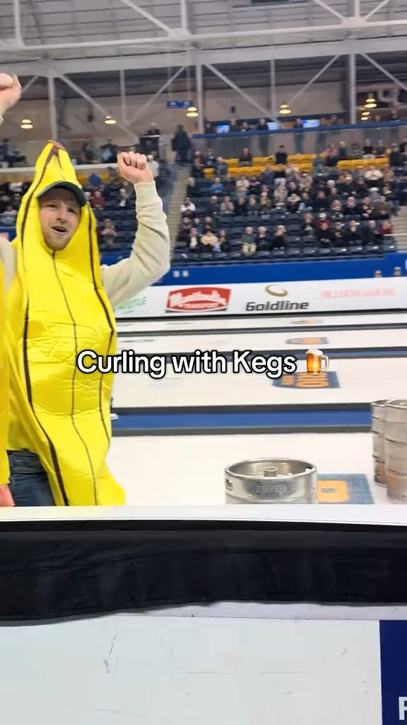 🍺🫱🏻‍🫲🏻🥌 Is there anything better than keg curling?