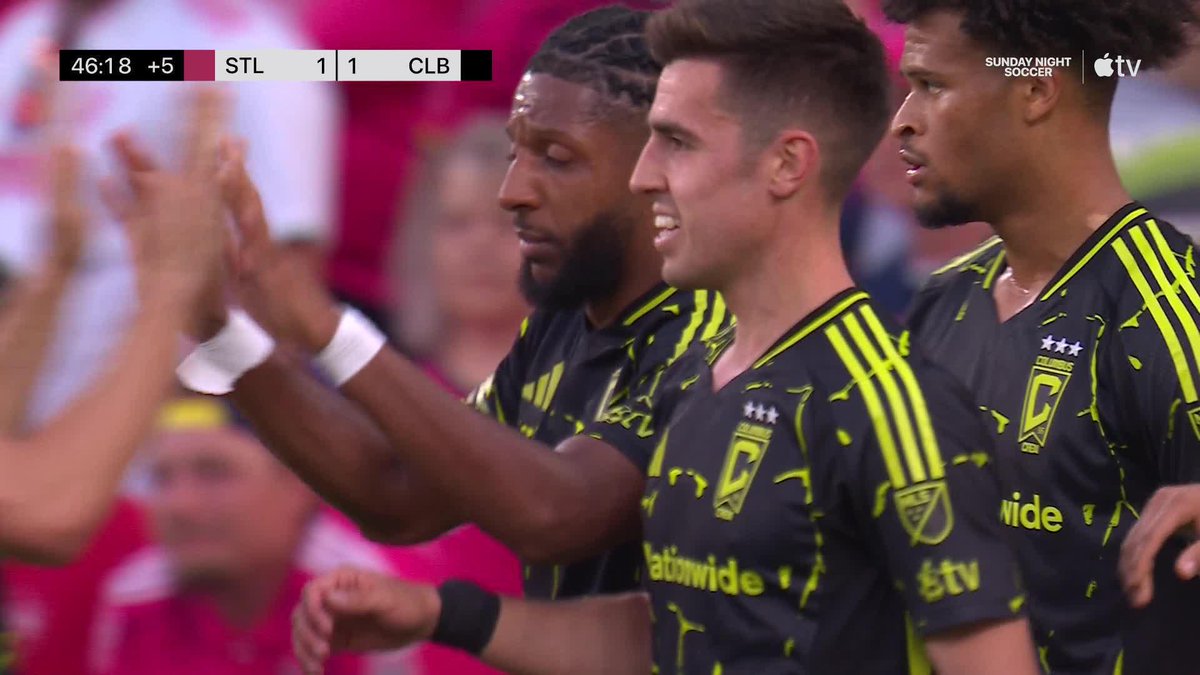 STEVEN MOREIRA OFF THE VOLLEY! 😱 We're level in St. Louis right before the half.