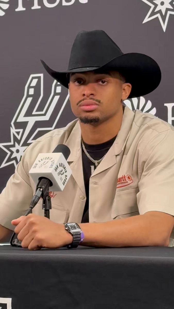Spurs G Keldon Johnson gives me detailed answer on being a team-first player , his growth, and his identity.. talks about criticism he’s received and how he keeps his head focused and what type of player he is: SPURFECT | #PorVida