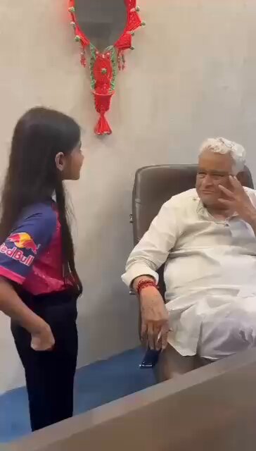 बस यू ही दादू के साथ ।