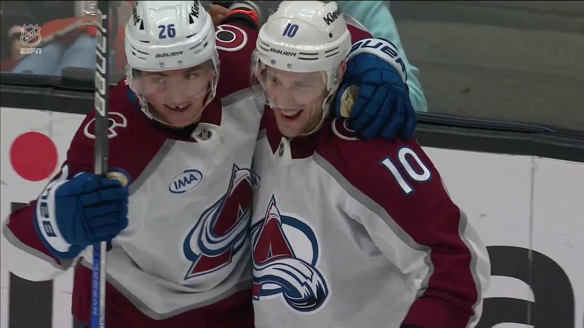 AVS TAKE THE LEAD LATE IN THE THIRD 😳