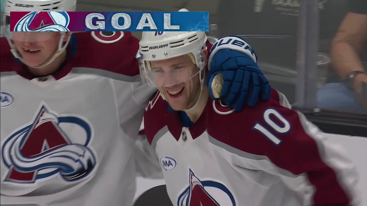 From down 2-0 to in the lead REAL QUICK 😳 Charlie Coyle with a CLUTCH goal late in the third!