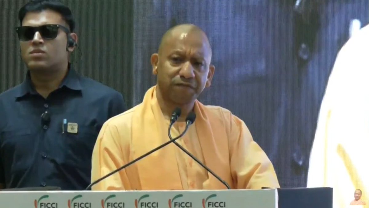 122 चीनी मिलों का संचालन उत्तर प्रदेश आज के दिन पर कर रहा है... इनमें से 105 चीनी मिलें ऐसी हैं जो 3-7 दिन के अंदर गन्ना मूल्य का भुगतान कर रही हैं... यह है परिवर्तन!