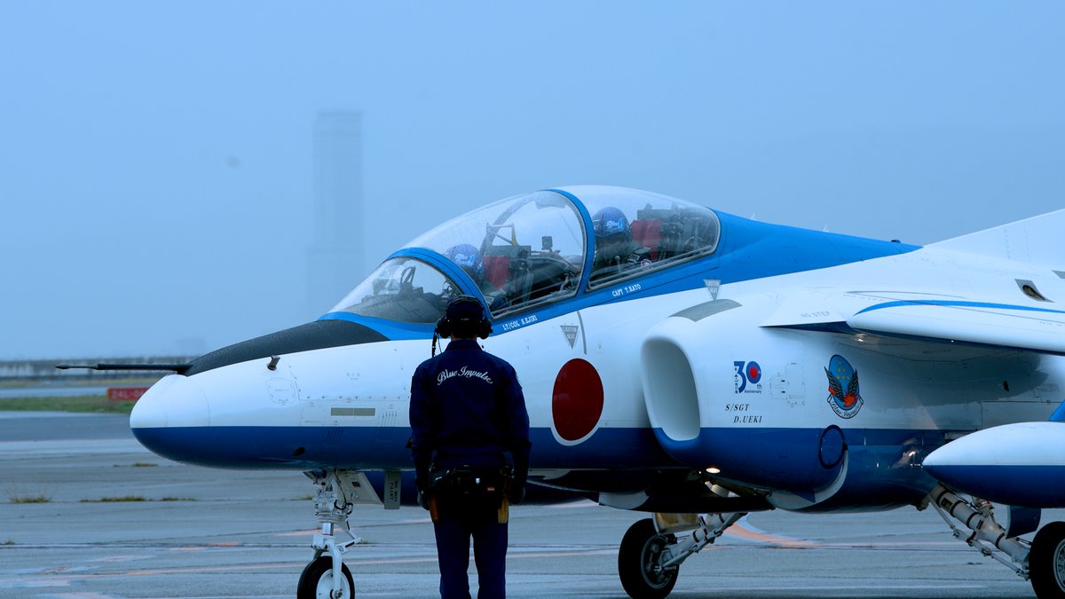 🔴🔵THANK YOU BLUE IMPULSE✈️ #航空自衛隊 のみなさんによる #ブルーインパルス の展示飛行は、天候不良により残念ながら中止となってしまいました。 入念な準備と離陸直前までの調整など、最後まで諦めずチャレンジしてくださっていました! 特別に当日の様子をお届け! #きたぞ万博 #EXPO2025
