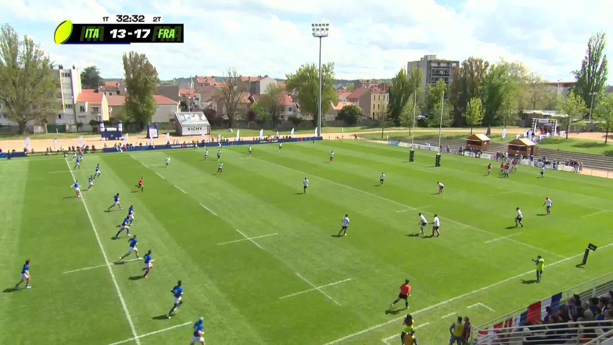 ⚡ Is that LBB playing for France U18s? Nope, it's Thomas Delpeuch! France are a back three factory at the moment.
