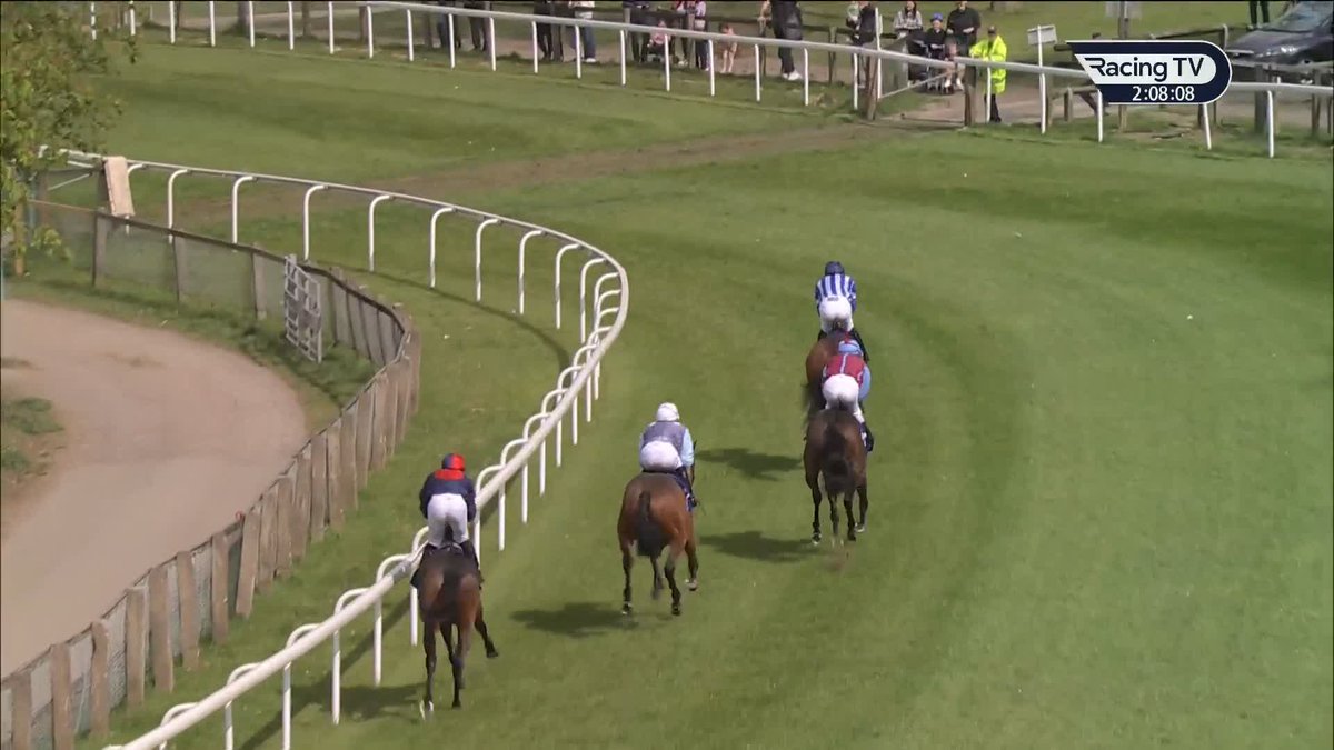 ✅ Winning debut €20,000 purchase Awraad (Awtaad) denies fellow newcomer Ubetterseethis in the opener Gemma Tutty Racing Lots more to come from PontefractRacecourse on Racing TV today 👍