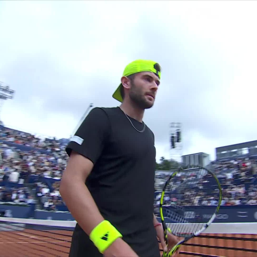 First ATP win on clay 🧡 Replacing Thompson, lucky loser Jacob Fearnley gets the better of Carballes Baena 6-1 7-5. #BCNOpenBS