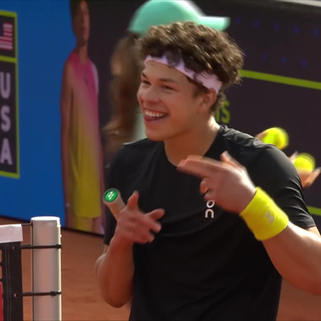 Comeback complete 🤩 Ben Shelton fights off two match points as he beats Borna Gojo 4-6 7-6 7-6 on his Munich debut 🙌 #BMWOpen