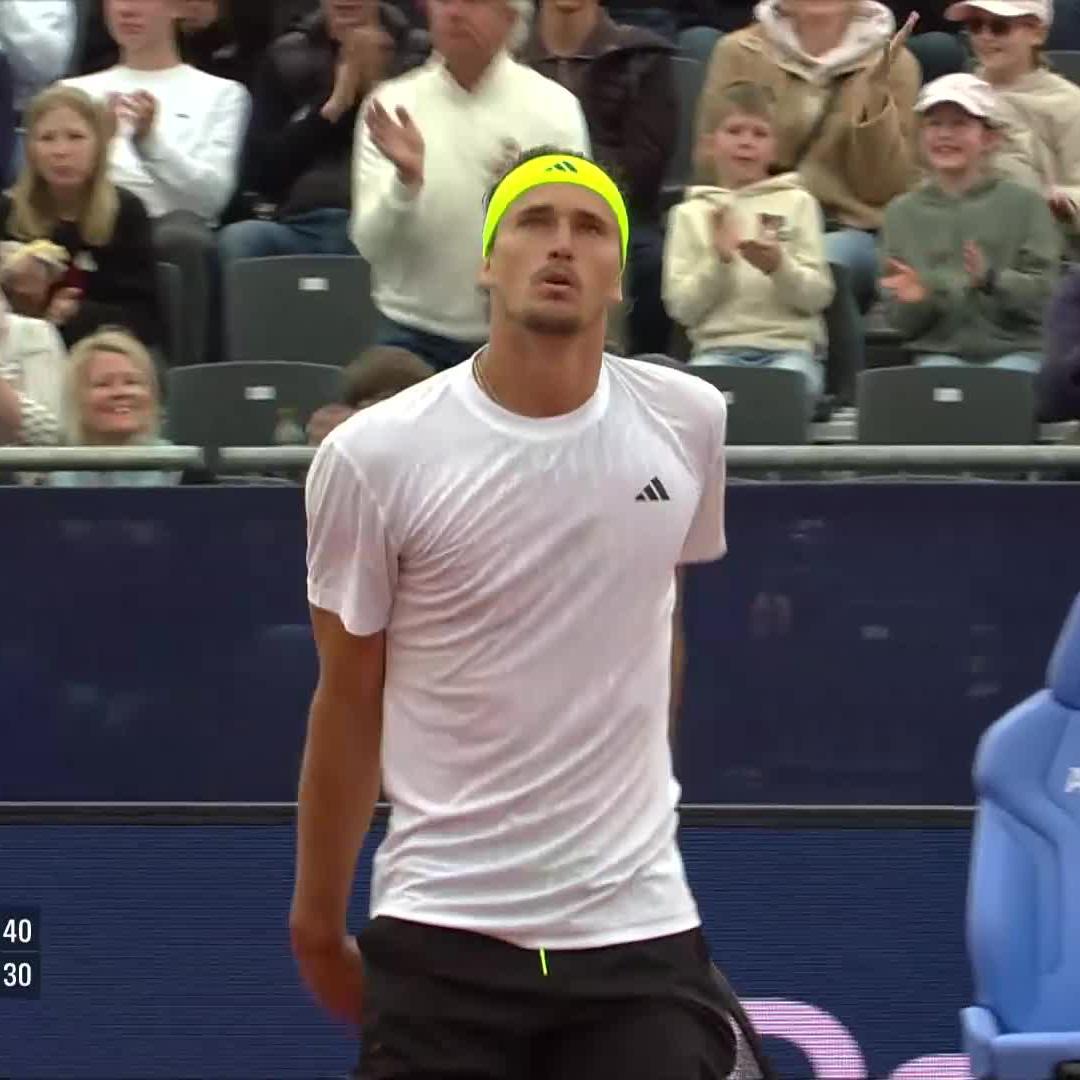 Out in front 💪 Two time champion Alexander Zverev takes the opener 6-4 ✅ #BMWOpen