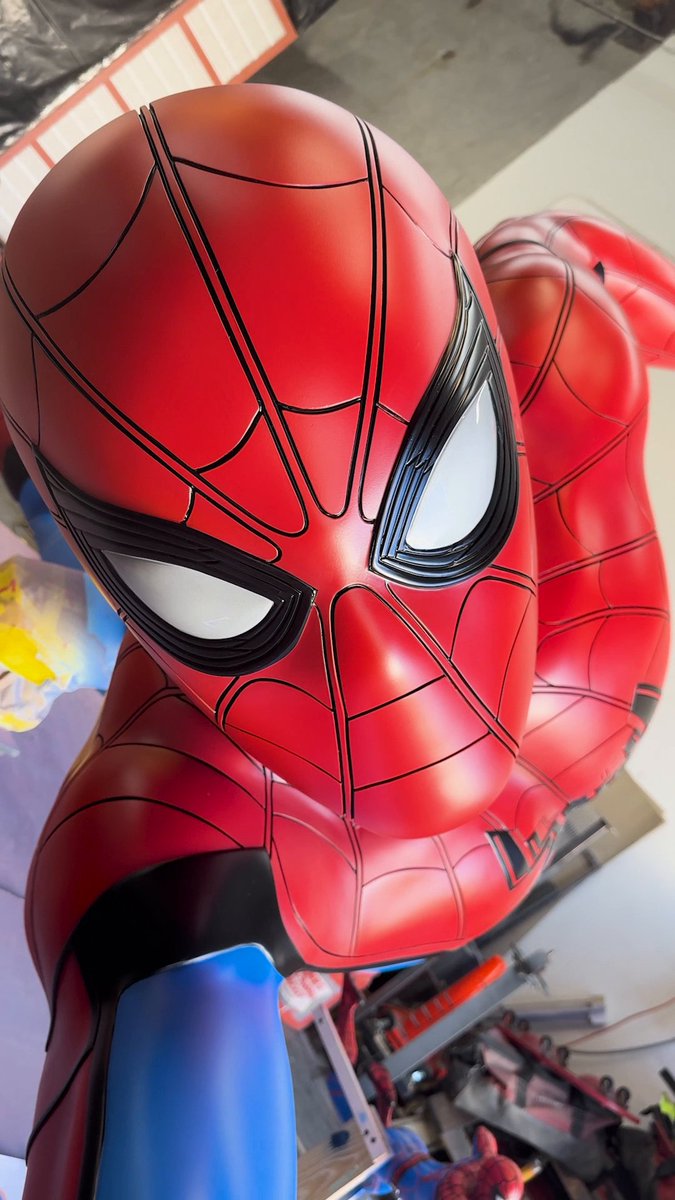 Up there! On the stern! It’s your friendly neighborhood Spider-Man! 🕸🛳️