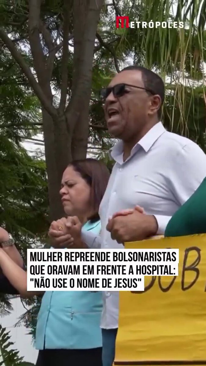 Rapaz, que vídeo maravilhoso! Uma verdadeira cristã falou a verdade para bolsonaristas que oravam em frente ao hospital onde Bolsonaro está internado: 'Não usem os evangélicos. Não usem o nome de Jesus. Ele (Bolsonaro) é apoiado por Israel, um Estado terrorista e assassino’.