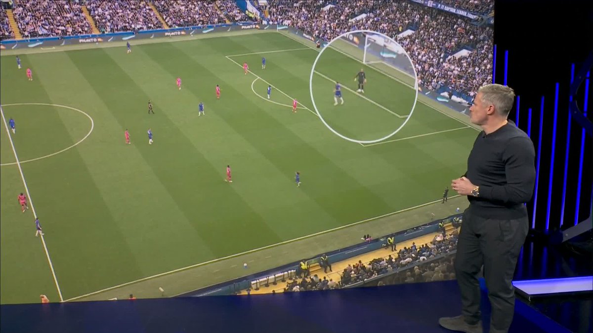 "There is no connection between the Chelsea supporters and the man in the dugout" Jamie Carragher takes a closer look at how the crowd influenced Chelsea against Ipswich 👂