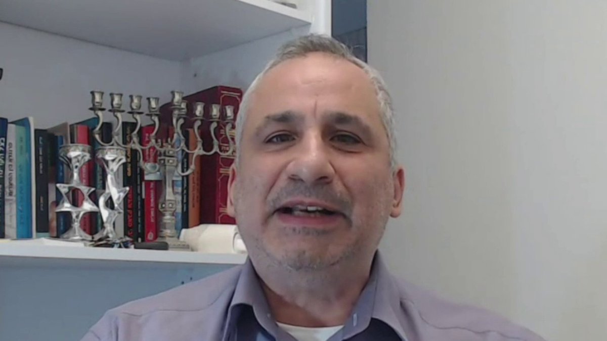 د.ايدي كوهين :"أطالب مصر بتعويض اليهود، وإذا لم تمتلك الأموال اقترح أن تعطينا أراضٍ كما أعطت السعودية تيران وصنافير، والإمارات رأس الحكمة" رابط الحلقة: #مصر #ممتلكات_اليهود #تيران_وصنافير #السعودية لورين وهبي Loreen Wehbi إيدي كوهين אדי כהן 🇮🇱
