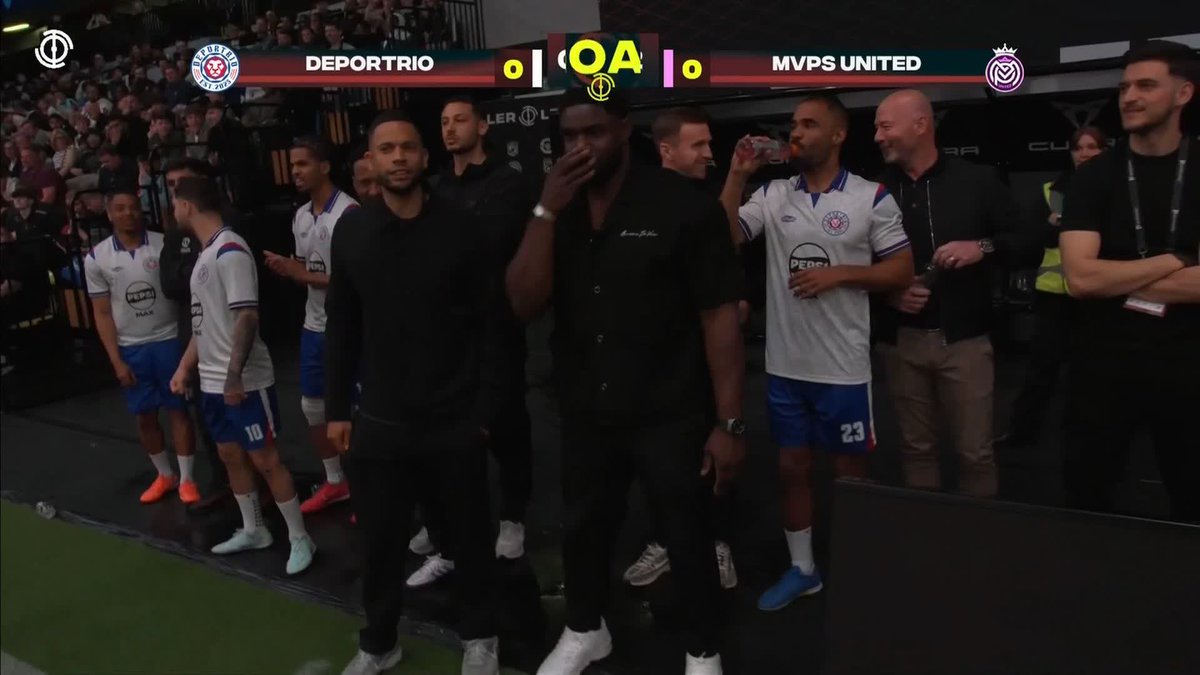 Alan Shearer would've been proud of that strike! ✨ A screamer for Deportrio, who take an early lead ⚽