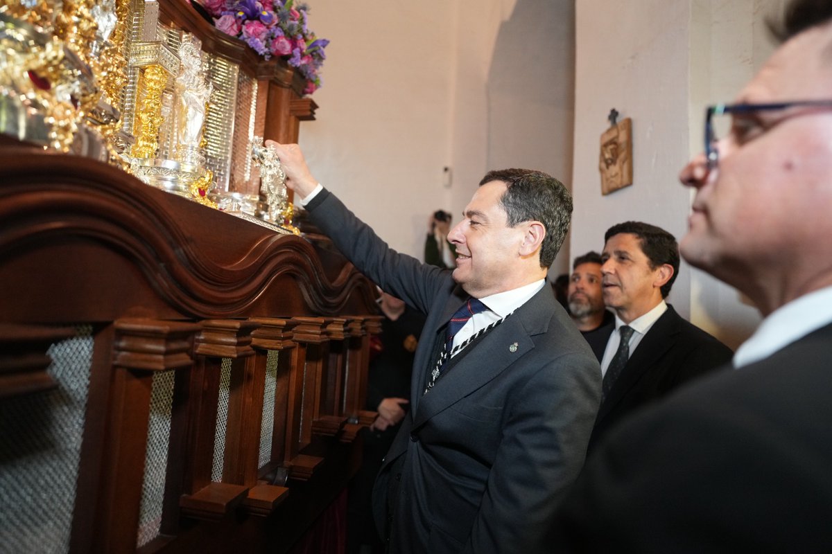 Esta primera levantá en la Hermandad del Cautivo de Ayamonte va por #Andalucía y por todos los andaluces. Os deseo una buena estación de penitencia. Disfrutemos de la Semana Santa de nuestra tierra porque es una de las más importantes de España. #OrgulloAndaluz