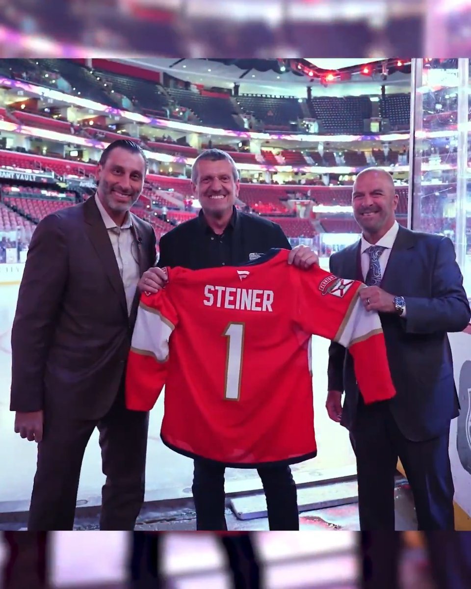 Roberto Luongo and Bill Zito presented Guenther Steiner, F1 Miami Grand Prix Ambassador, with a jersey!