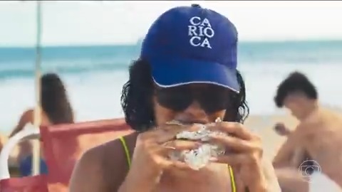 "Oi, vou querer um de ricota também." (Maria de Fátima) Ela amando o sanduíche da mãe. #Valetudo