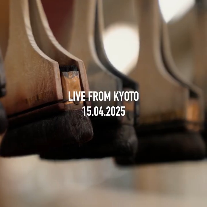 本日19時30分から、京都・東寺よりライブ配信される #DiorFall25 ショーをカレンダーにチェック。マリア・グラツィア・キウリによる最新コレクションへの期待が高まる間、日本の伝統的な織物職人技の威信をご覧ください。 ⓒ Special credit: Tabata; Fukuda; Tatsumura
