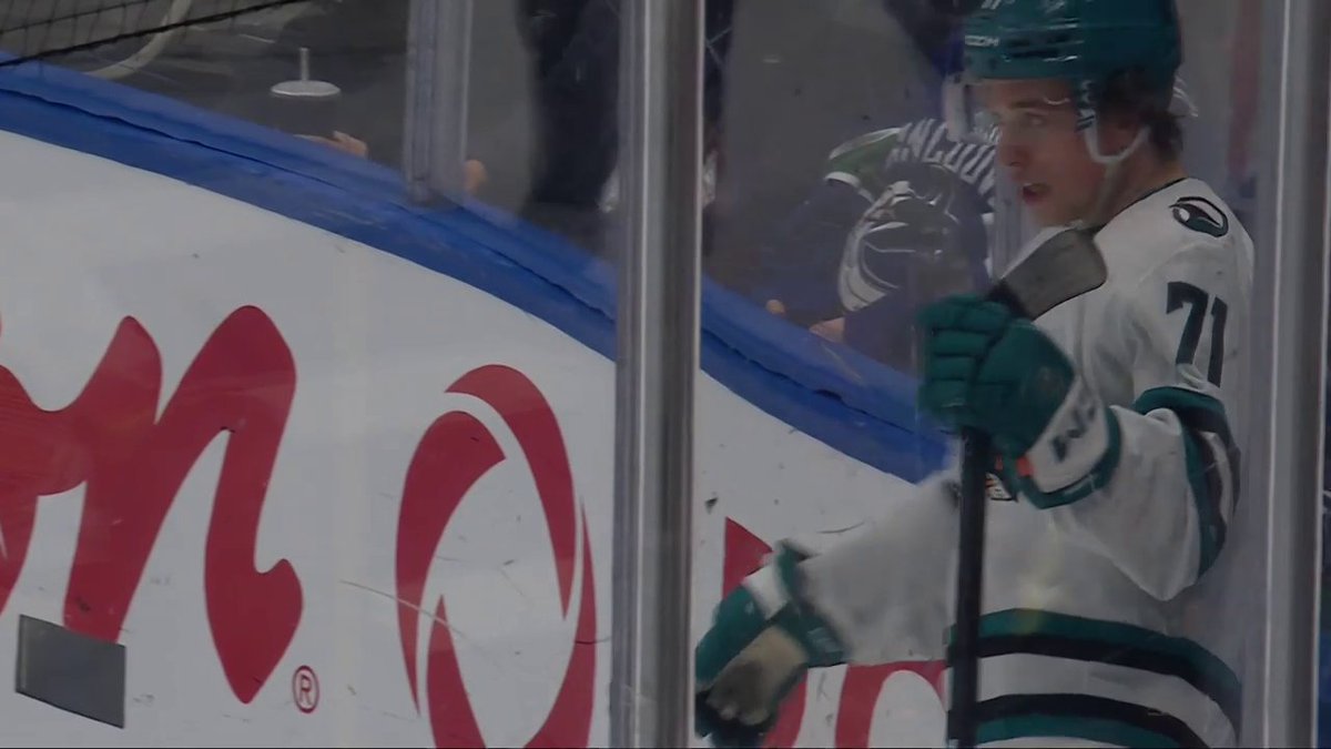 Macklin Celebrini scores his 25th of the season in his hometown! 🦈