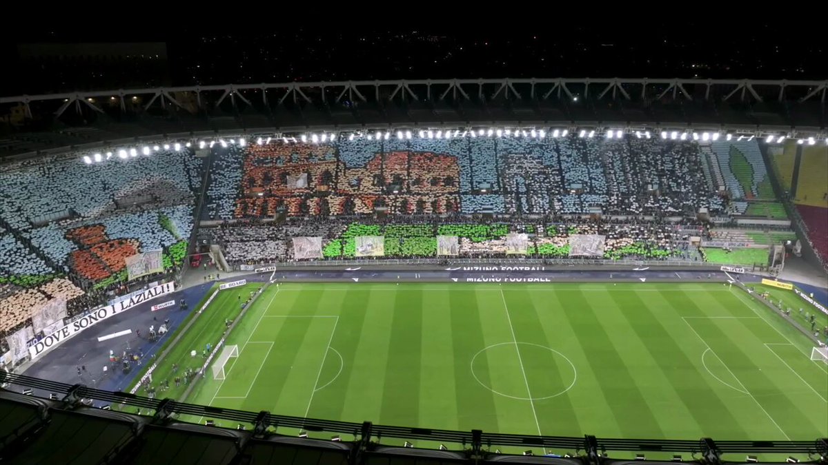 🇮🇹😍 Class atmosphere for Derby della Capitale. Both Lazio &amp; Roma fans produced a tifo for the match! 🎨👏