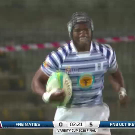 There are *many* franchise level flyhalves I’ve seen in my time watching SA rugby that cannot execute this pass consistently. Up steps Blanckenberg at hooker. First receiver. Thunderbolts it.