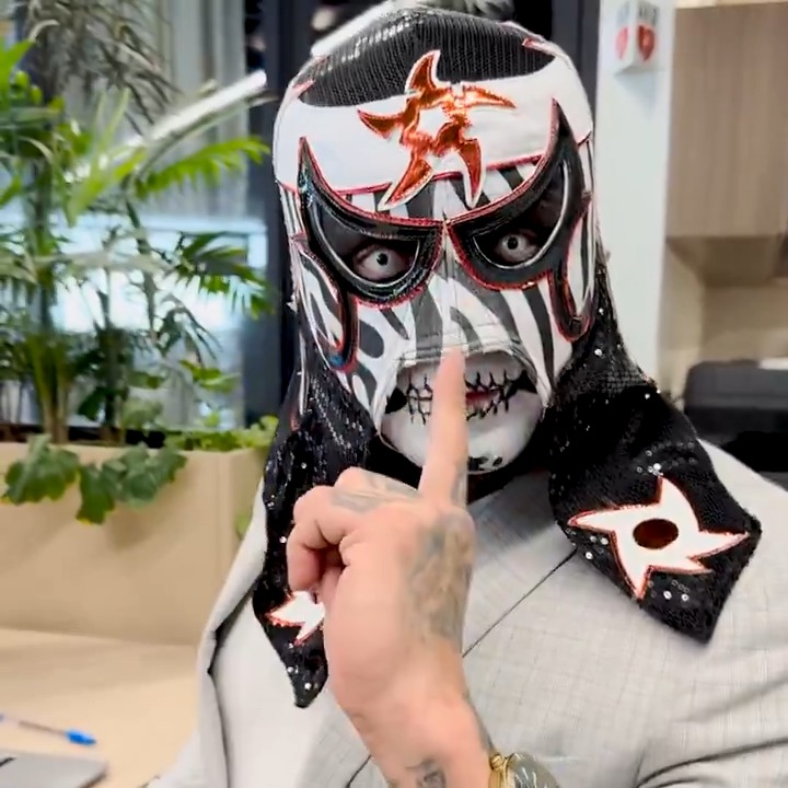 ¡Se descrubre que es PENTA el que hace los memes en #WWE! 🤫😂