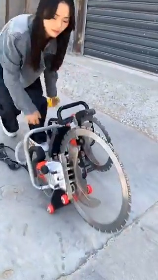 This Circular Saw Eats Concrete Walls like grass with ease every contractor is working assiduously to get one