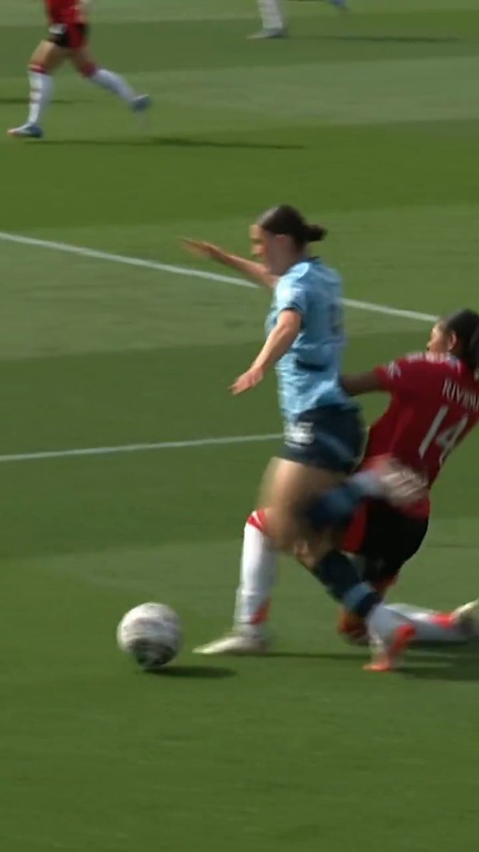 There's no getting past Jayde Riviere 😤 #MUWomen || #WomensFACup