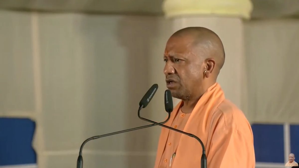 याद करिए यही समाजवादी पार्टी थी, जिसने बाबा साहब डॉ. भीमराव आंबेडकर जी के नाम पर बनाए गए मेडिकल कॉलेज का नाम बदल दिया था.... हमारी सरकार ने फिर से बाबा साहब के नाम पर उस मेडिकल कॉलेज का नामकरण किया...