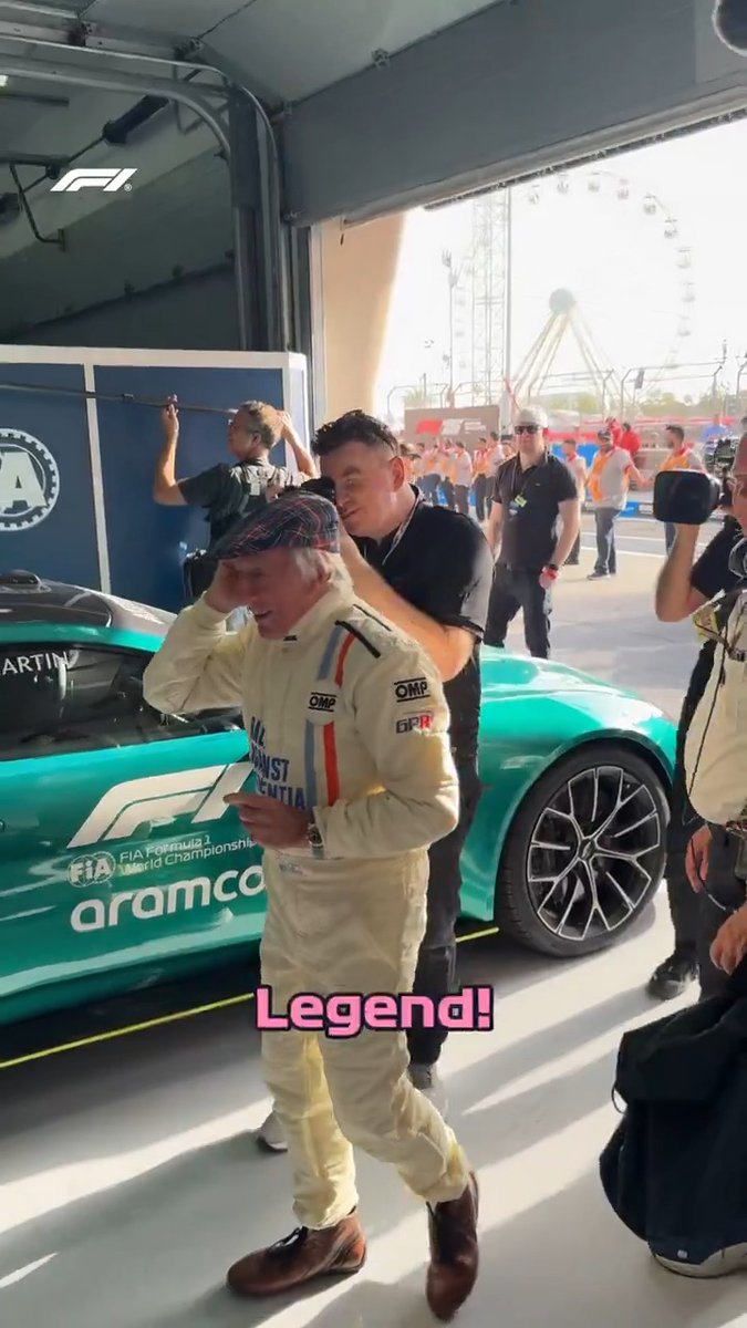 The legendary Sir Jackie Stewart catches up with the 2025 grid after his special lap in Bahrain ❤️ #F1 #BahrainGP