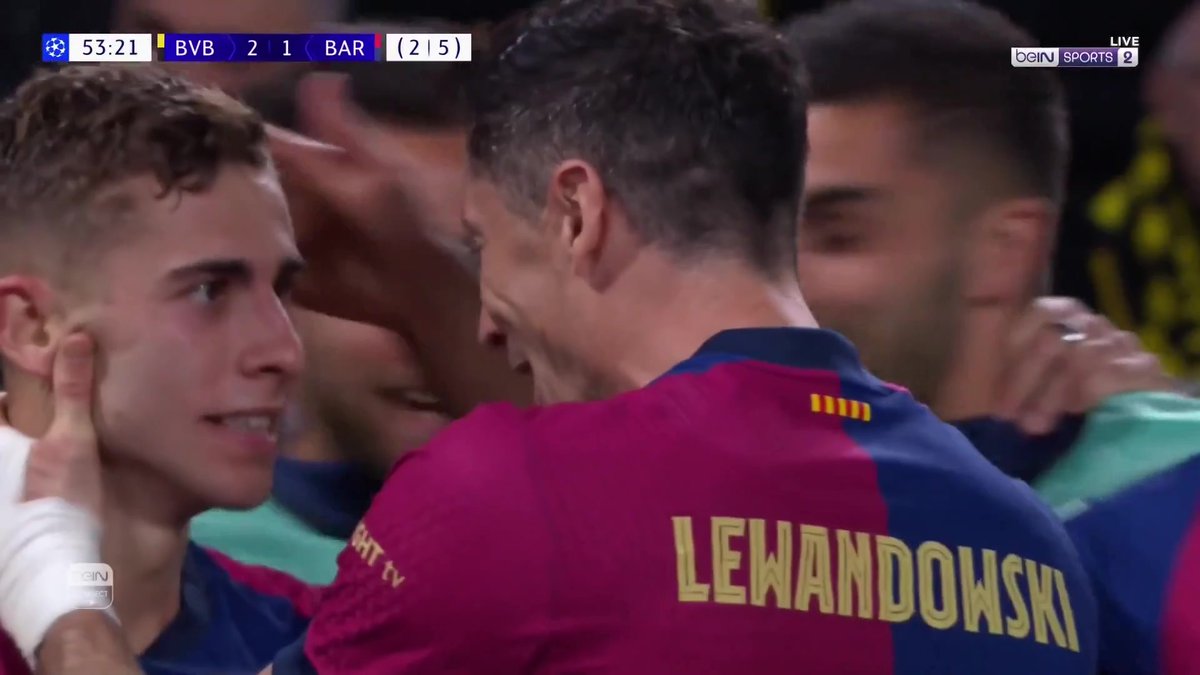 رامي بن سبعيني يسجل بالخطأ في مرماه! #دوري_أبطال_أوروبا #دورتموند_برشلونة #UCL #BVBBarca