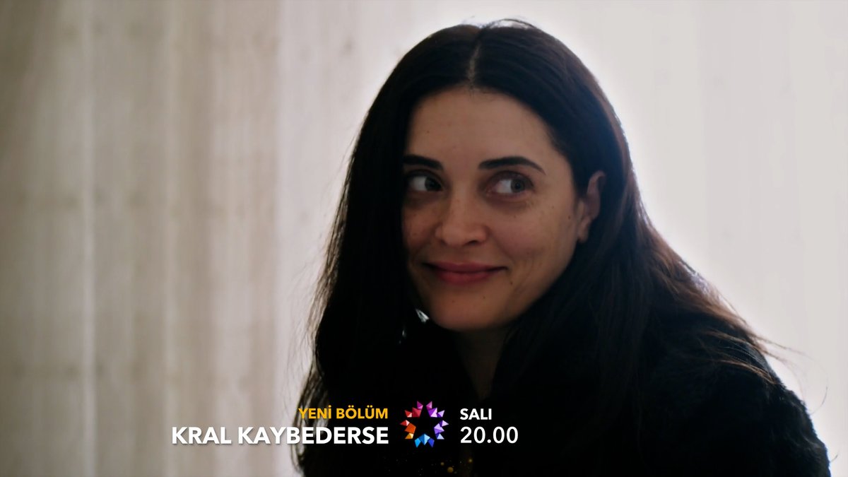 “O çok bayıldığın kocan, düğün günü seni terk edip nereye gitti sanıyorsun?” #KralKaybederse yeni bölüm tanıtımı! 10. bölüm salı 20.00’de Star’da! Kral Kaybederse