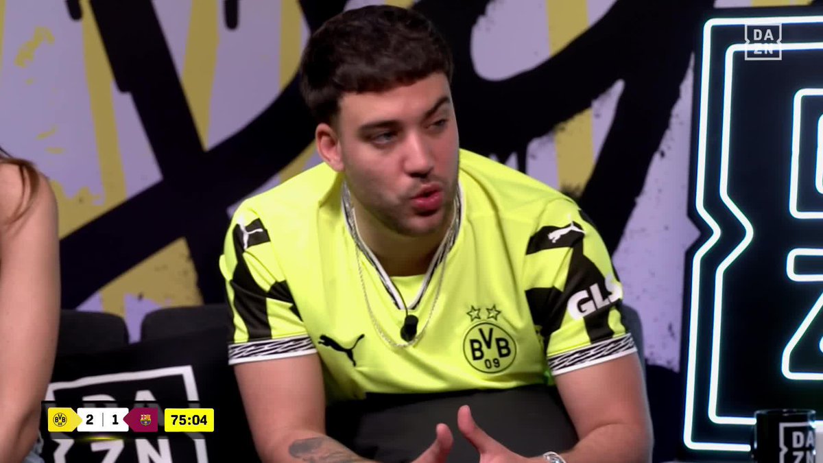 😮 @Javibridge no puede aguantar con el hat trick de Guirassy. #InfluencerWars