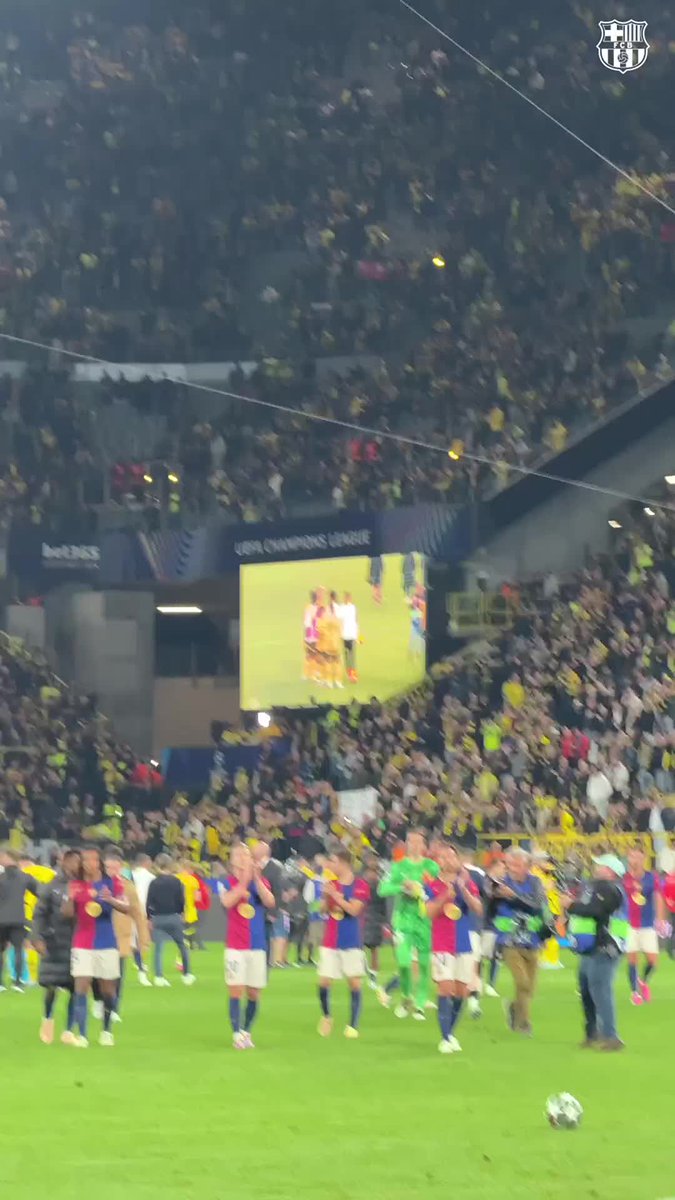All for one. Barça to the semifinals. 👏👏👏