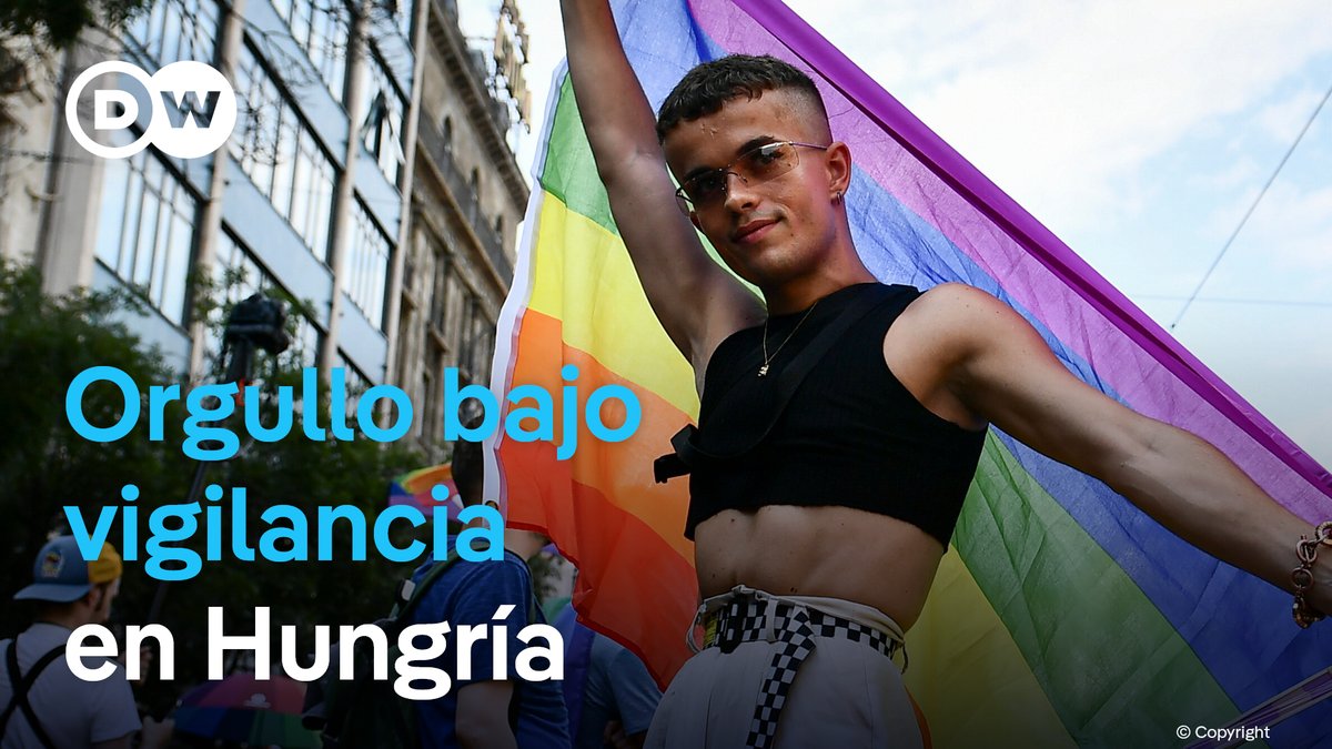 Hungría prohíbe la reunión de personas LGBTQ+ en el espacio público En lo que críticos consideran un paso más en el retroceso democrático del país, el Parlamento húngaro aprobó una enmienda constitucional que respalda la ley votada el pasado mes con 140 votos a favor y tan solo 21 en contra. El gobierno prevé el uso de software de reconocimiento facial para imponer multas a quienes acudan a actos multitudinarios organizadas por personas del colectivo, como la marcha del Orgullo. /lvs