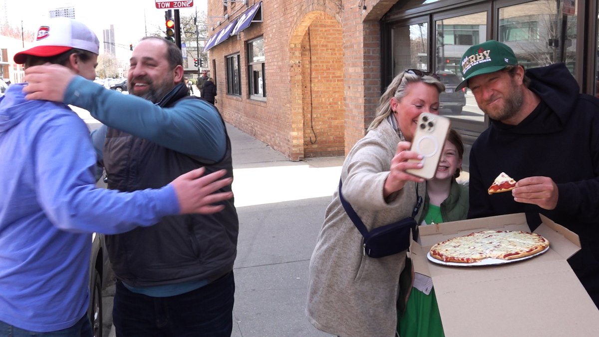 Barstool Pizza Review - Bacino's (Chicago, IL)