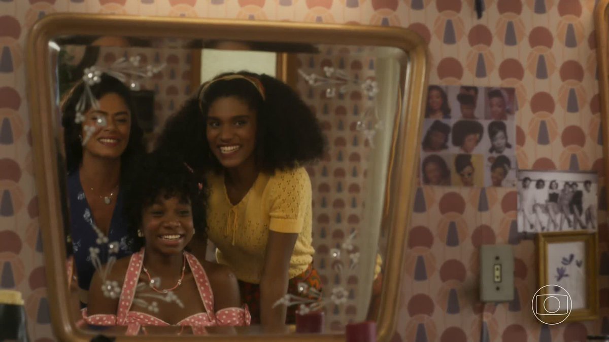 "Esse é meu cabelo?" (Ana Maria) "Uma coroa que você nem sabia que tinha, princesa." (Glorinha) "O fotógrafo já está pronto." (Marlene) QUE LINDA!!!!!!!!!! #Garotadomomento