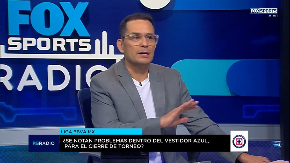 "PUES HUBIERAN PERDIDO CONTRA AMÉRICA" 🤷‍♂️ El análisis sobre la información de @GusMenFox de que algunos jugadores de Cruz Azul no quieren a Vicente Sánchez "EL PEOR ENEMIGO DE CRUZ AZUL ES CRUZ AZUL" 🫢 #FSRadioMX