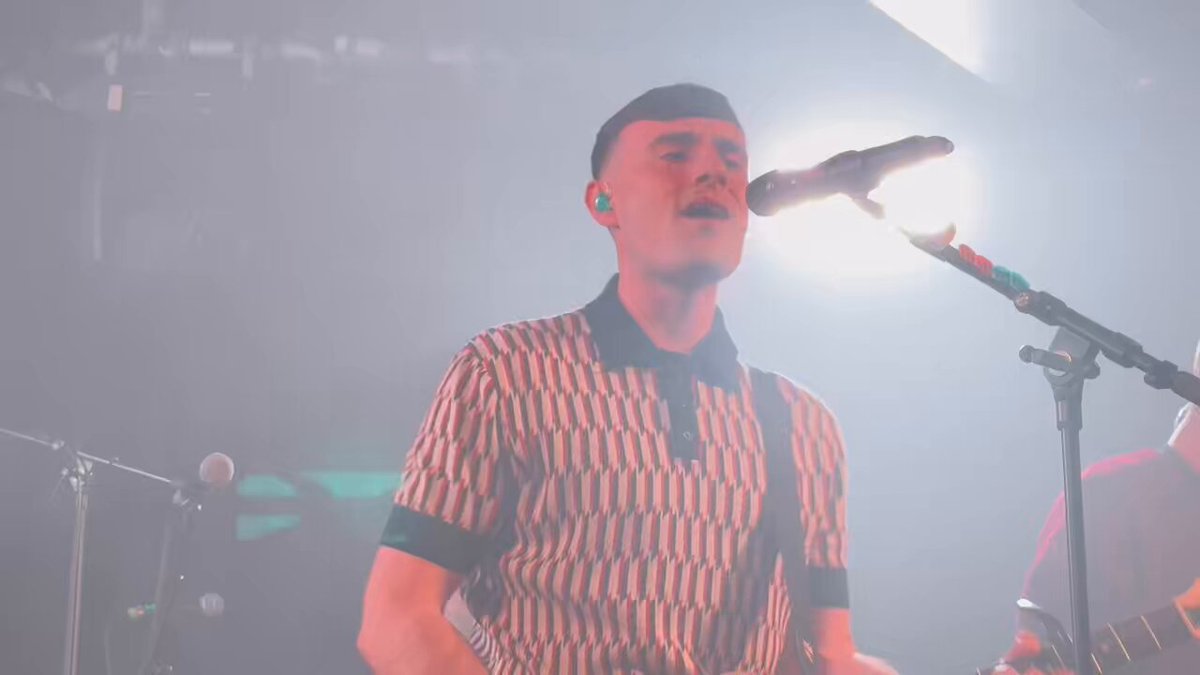 The K’s performing the live debut of ‘Gravestone’ tonight in Belfast 🔥 THE K'S 🎸