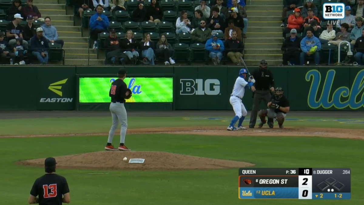EASTON TALT SHOWS OFF THE GLOVE IN RIGHT!