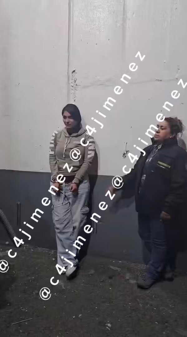 SALIÓ MAÑOSA, la PRECIOSA Así llevaron a prisión a la exmiss Gobierno del Estado de México Daniela Miruvska Ruiz Está acusada de despojo. La acusan de sacar a una familia de su casa en Gobierno de Atizapán de Zaragoza y apropiársela. La Fiscalía Edoméx obtuvo orden de aprehensión en su vs Ya está en un penal mexiquense.