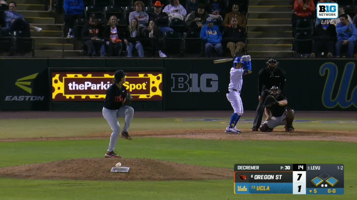 What a catch by Turley! #WebGem #D1Top10 #SCTop10 #GoBeavs