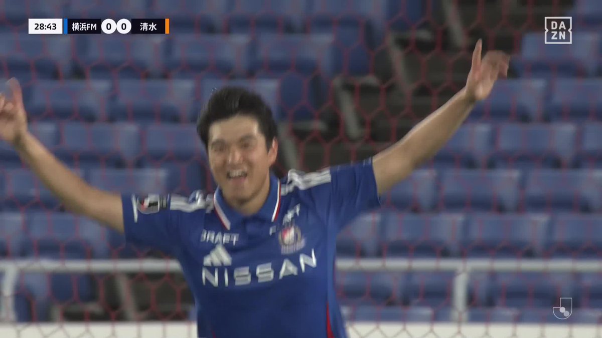 今日も先制ゴールはこの男! 植中朝日のポストプレーから 狙い通りのコントロールショット! #遠野大弥 前節に続く先制弾🔥 🏆明治安田J1第12節 🆚横浜FM×清水 🆓 #DAZN ライブ配信中 #Jみようぜ #Jリーグ #横浜FM清水