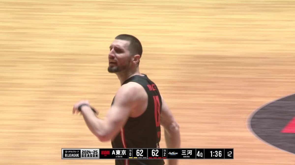 小酒部がボールをかき出すと スティーブが気迫のディフェンスをみせる😤 Steve Zack 小酒部泰暉 / Taiki Osakabe 📲バスケットLIVE配信 #Bリーグ