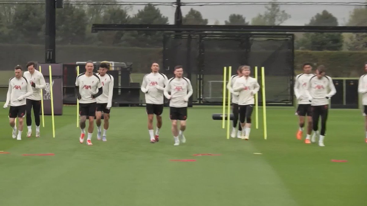 Trent Alexander-Arnold has returned to Liverpool training ahead of Liverpool's Premier League match against Leicester City 💪