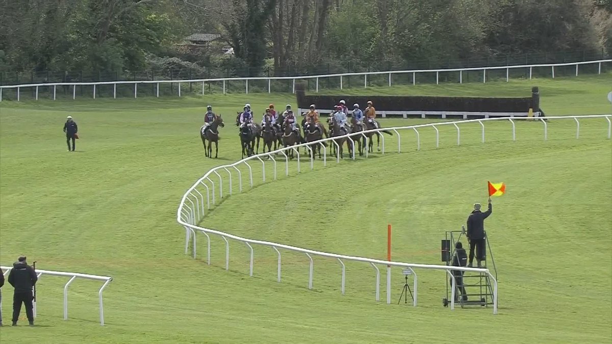 🗣️ "They're nowhere near the start - what the hell is going on?!" 🏁 #ITVRacing | Matt Chapman